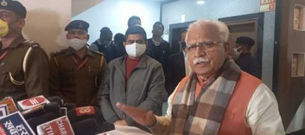 कोरोना वैक्सीन की दोनों डोज नहीं लगवाने वाले लोगों पर 1 जनवरी से की जाएगी सख्ती : खट्टर कोरोना वैक्सीन की दोनों डोज नहीं लगवाने वाले लोगों पर 1 जनवरी से की जाएगी सख्ती : खट्टर